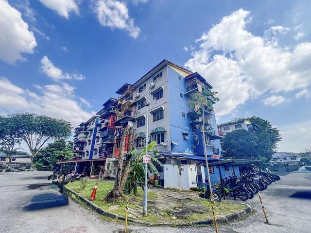 Flat for sale in Shah Alam, Petaling