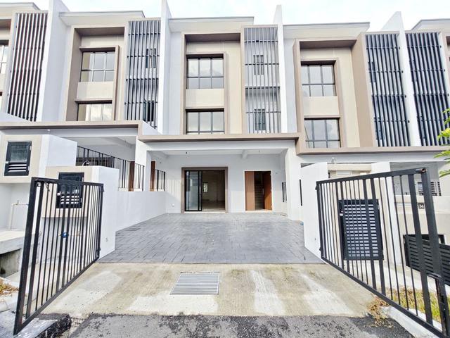 Terraced House for sale in Langat, Selangor