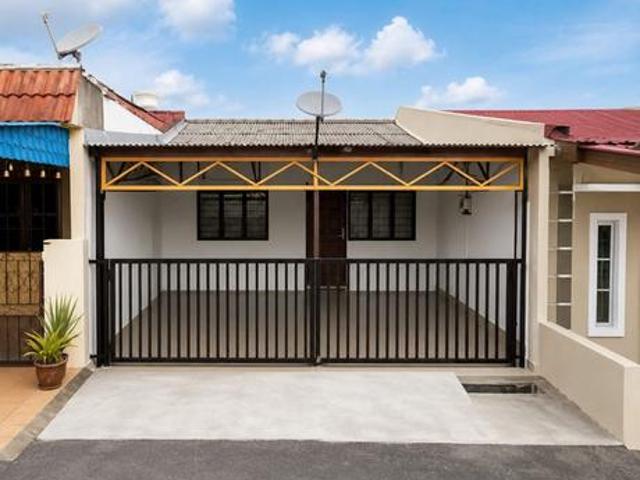 Terraced House for sale in Rembia, Malaka