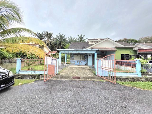 Residential House for sale in Tanjong Sepat, Selangor