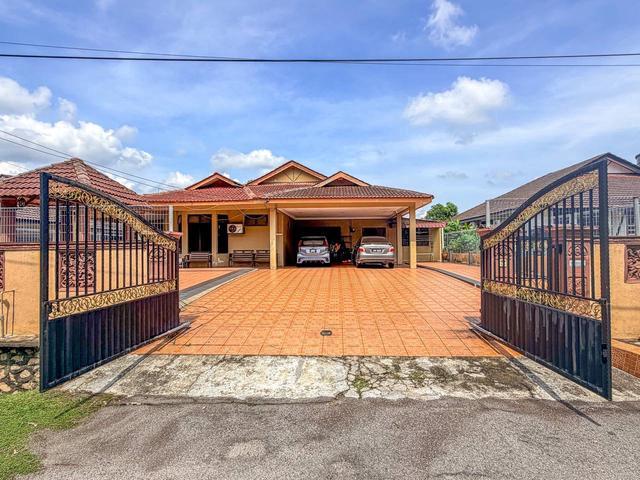 Bungalow for sale in Kajang, Langat
