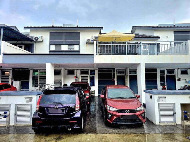 Townhouse for sale in Tanjong Sepat, Selangor