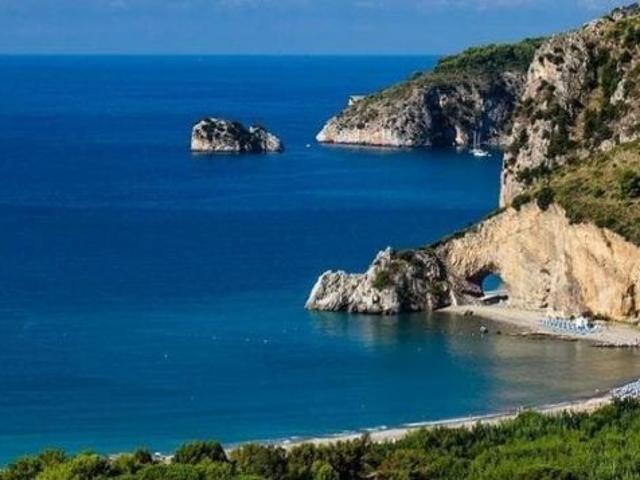 Terreno in vendita a Centola, Campania