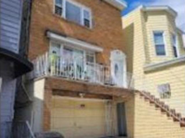 House for sale in Hudson, New Jersey