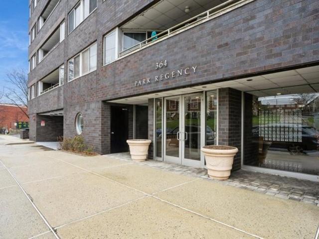 Condo for sale in Cliffside Park, New Jersey