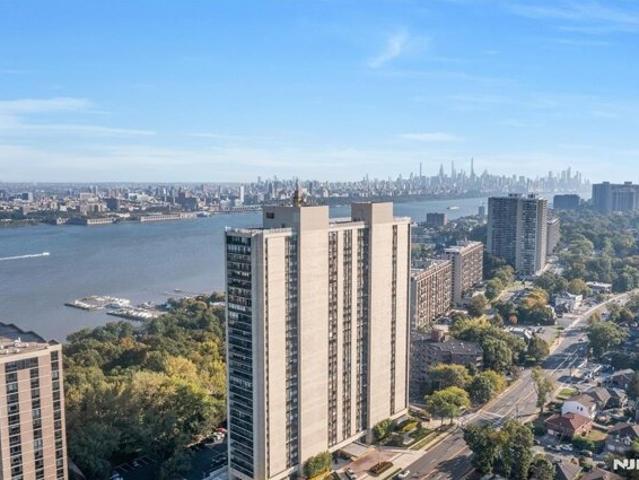 Property for sale in Fort Lee, New Jersey
