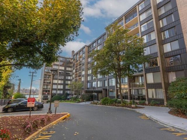 Condo for sale in Hudson, New Jersey