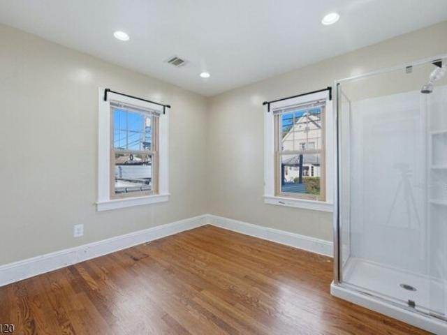 House for sale in Bergenfield, New Jersey