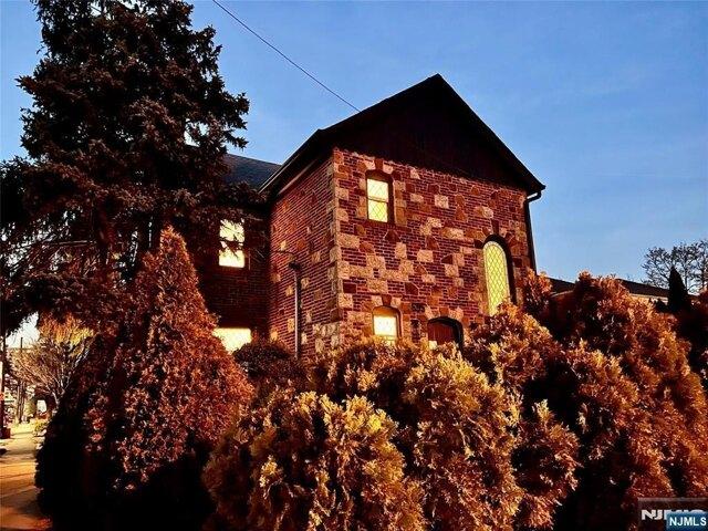 House for sale in Cliffside Park, New Jersey