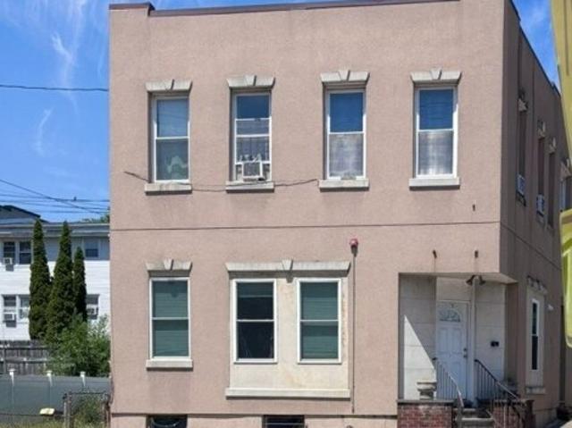 House for sale in Cliffside Park, New Jersey