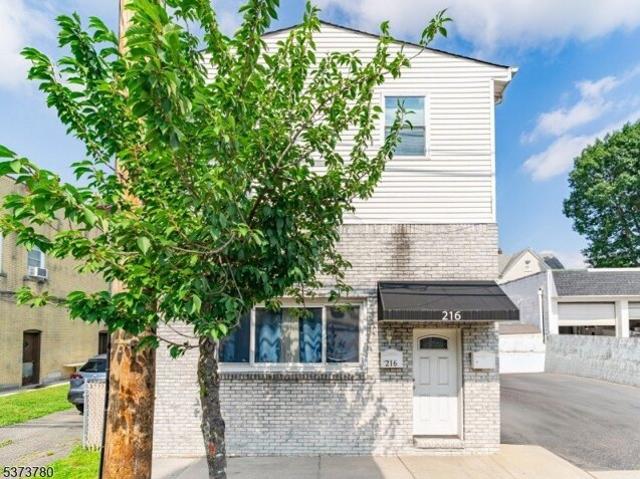House for sale in Garfield