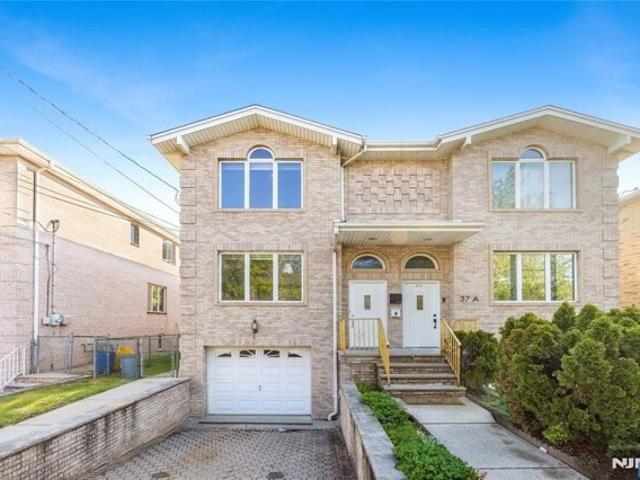 House for sale in Palisades Park, New Jersey