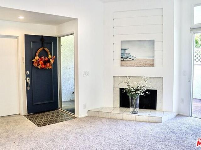 Condo for sale in Canoga Park, California