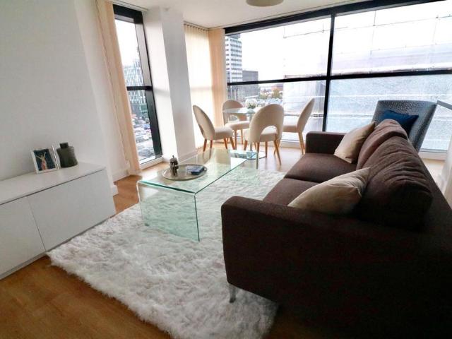 House for rent in Calderstones