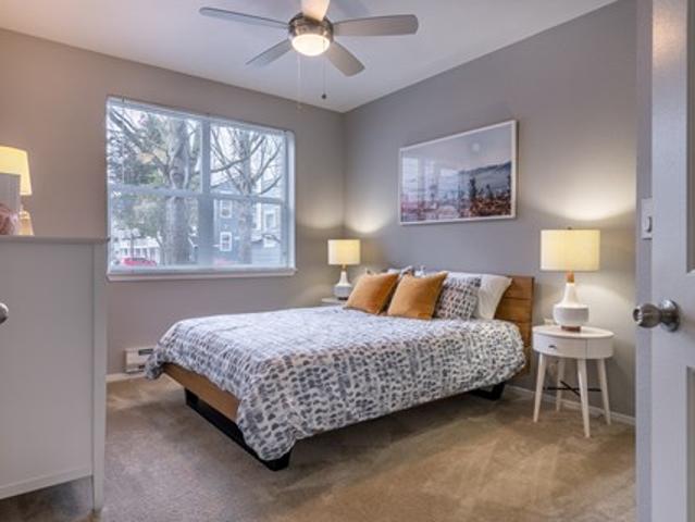 Townhouse for rent in Hillsboro