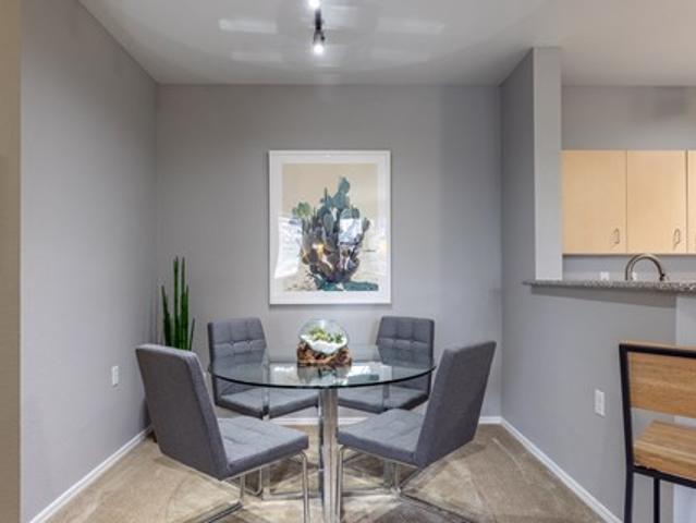 Townhouse for rent in Hillsboro