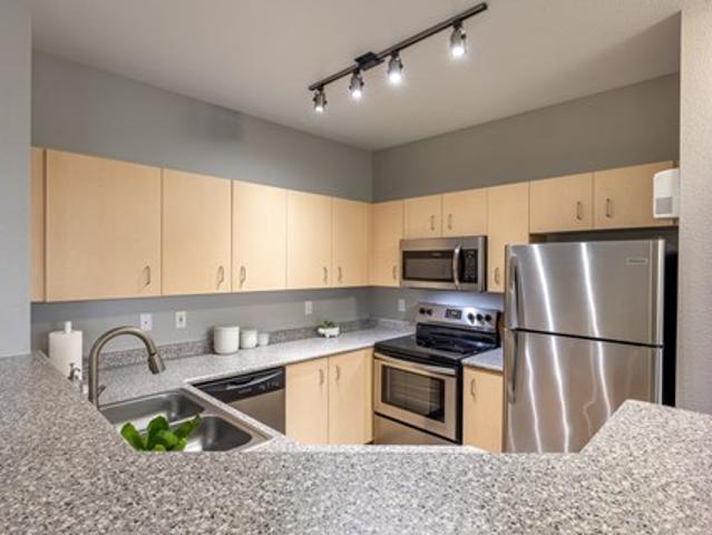 Townhouse for rent in Hillsboro