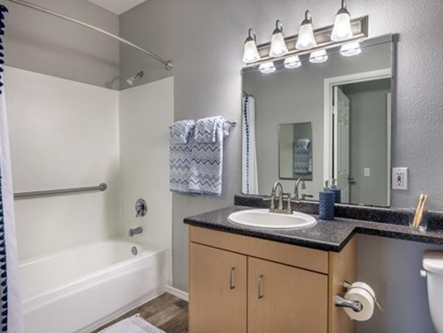 Townhouse for rent in Hillsboro