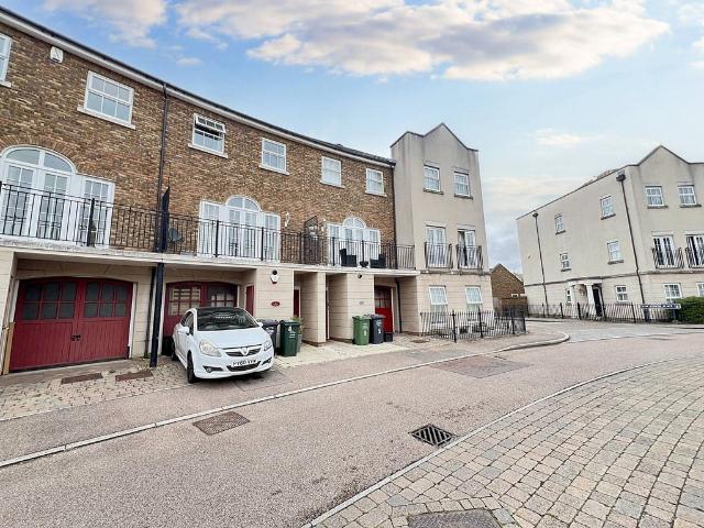 House for rent in Swanscombe and Greenhithe, Monks Orchard