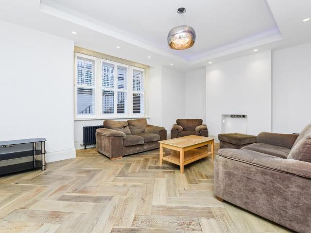 House for rent in West Kensington, Greater London