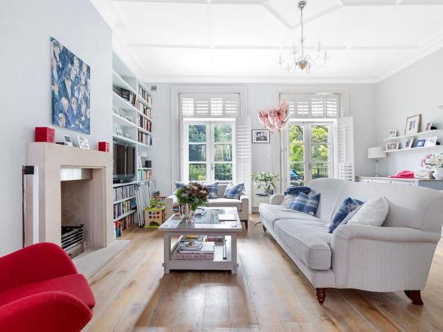 Apartment for rent in West Kensington, Greater London