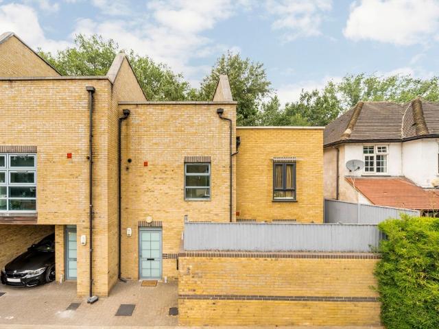 House for rent in London Borough of Wandsworth, Greater London