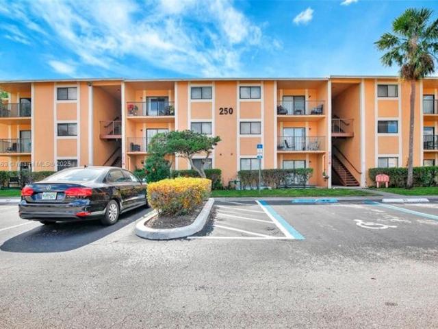Condo for sale in Pembroke Pines