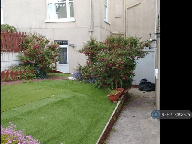 Apartment for rent in Upton, Torquay