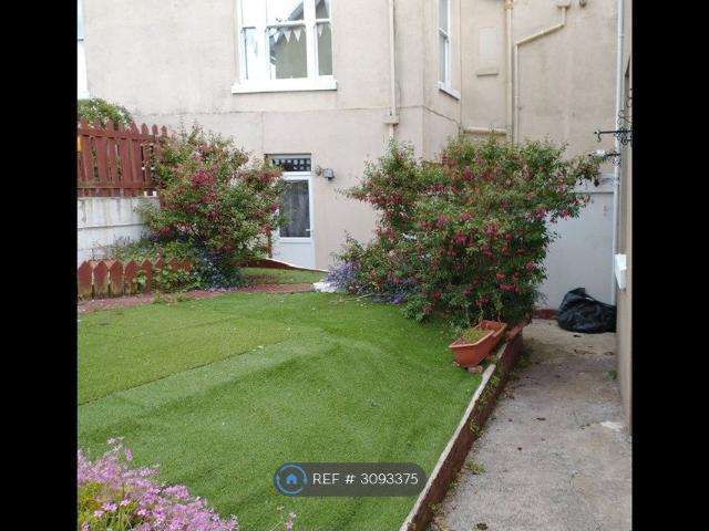 Apartment for rent in Upton, Torquay