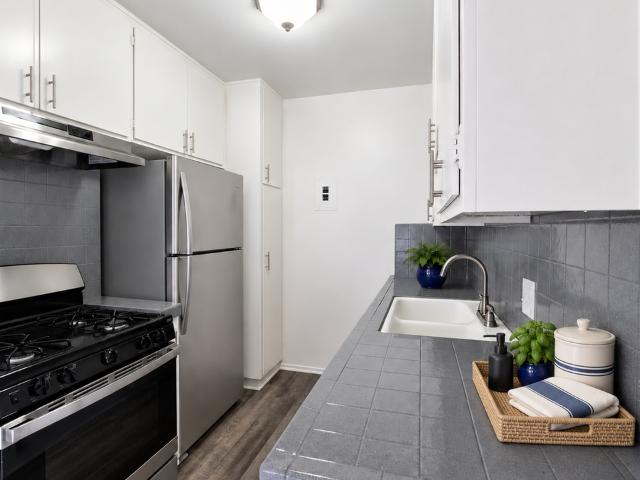 Apartment for rent in Canoga Park, California