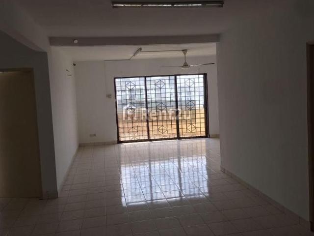 Room for rent in Petaling, Damansara Damai