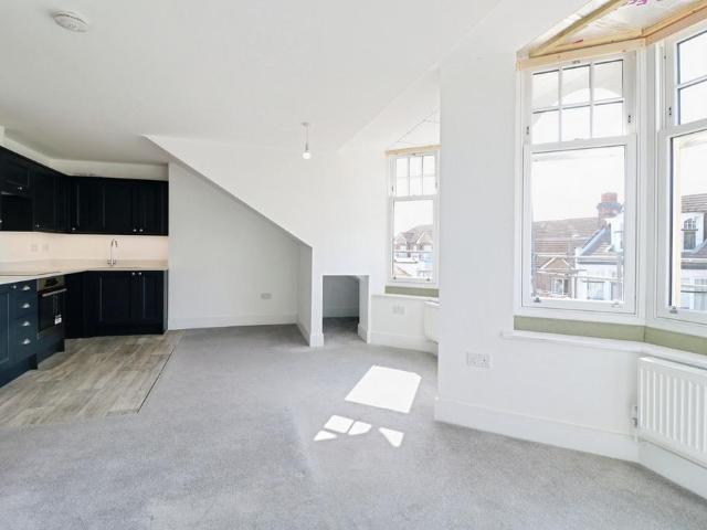 House for rent in Alton Barnes, Essex