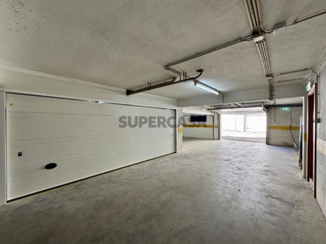 Garagem venda em Palmela, Setúbal