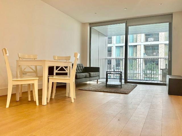 Apartment for rent in Battersea, Greater London