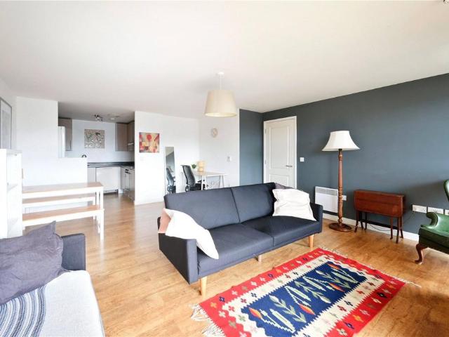 House for rent in Suttons Wharf, Mile End