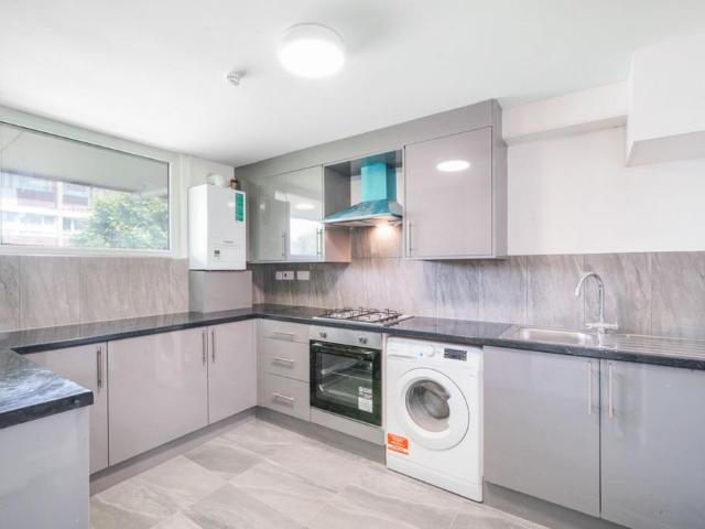 Apartment for rent in London Borough of Enfield, Greater London