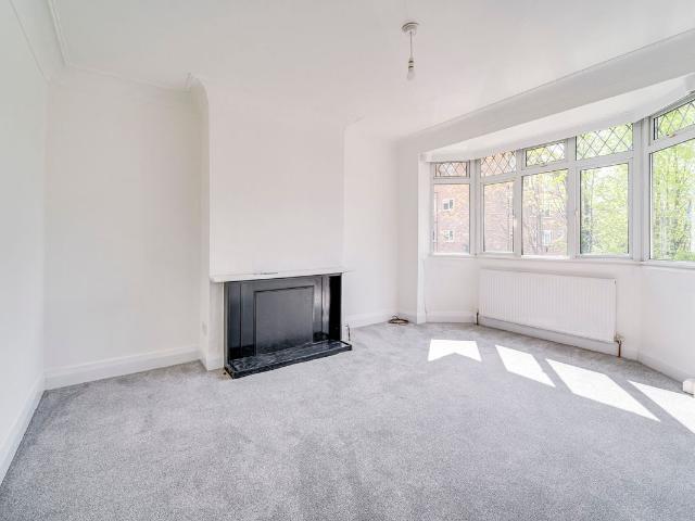 Apartment for rent in Bowes Park, Greater London