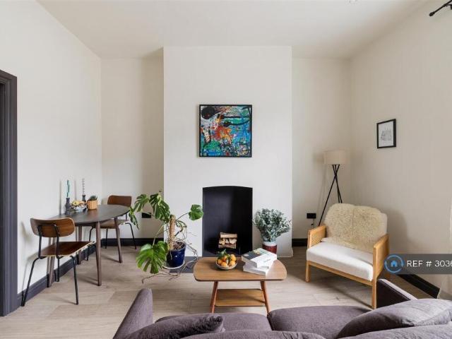 Apartment for rent in London Borough of Newham, Greater London