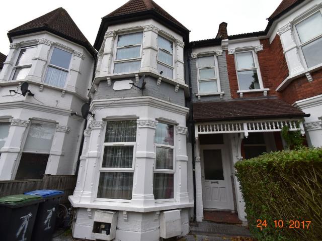 Studio for rent in Palmers Green, Greater London