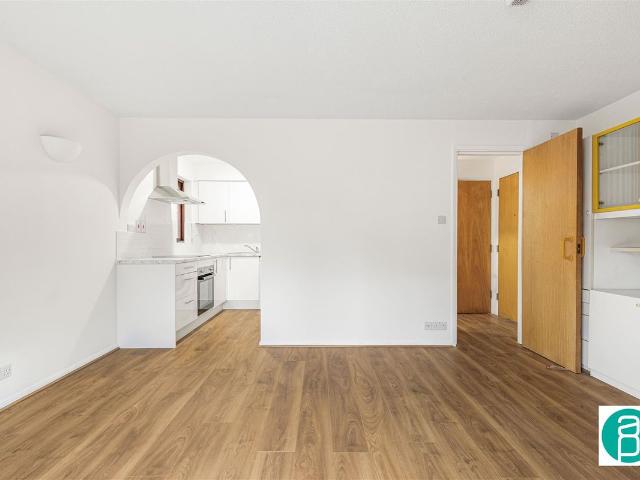 Studio for rent in London Borough of Merton, Greater London