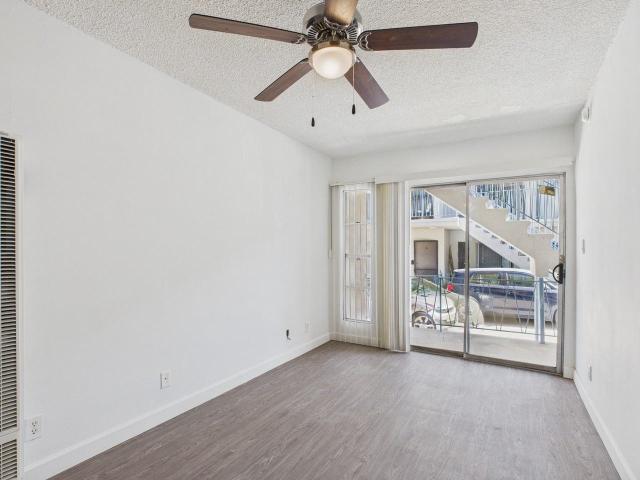 Apartment for rent in Canoga Park, California