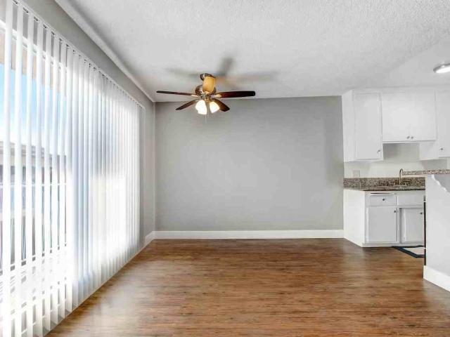 Apartment for rent in Canoga Park, California
