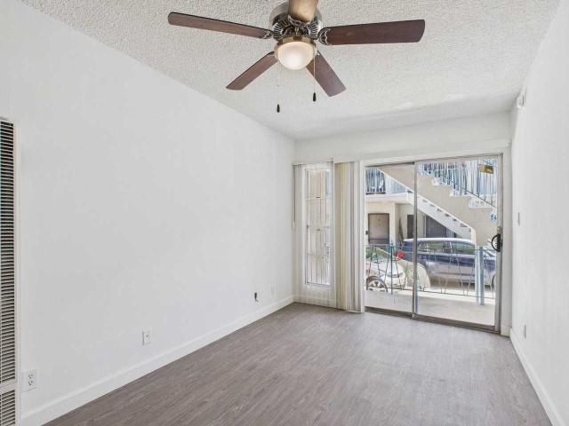 Apartment for rent in Canoga Park, California