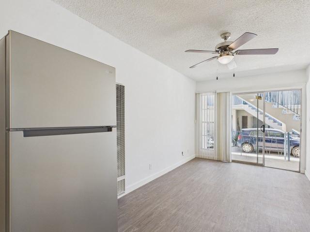 Apartment for rent in Canoga Park, California