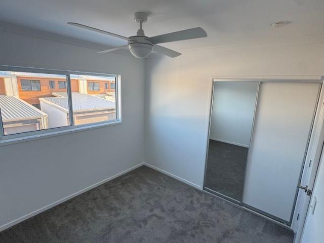 Room for rent in Kings Creek, Queensland
