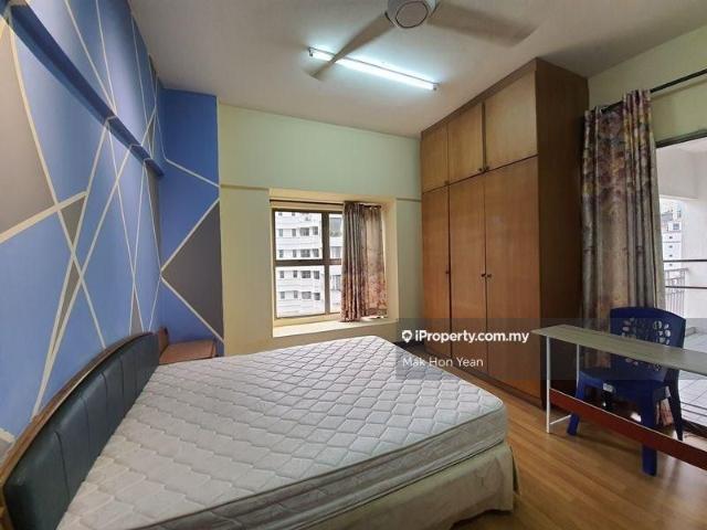 Room for rent in Petaling, Damansara Damai