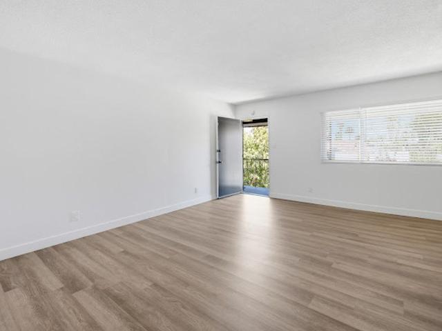 Apartment for rent in Long Beach, California