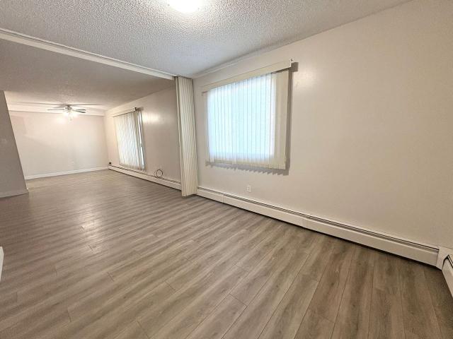 Apartment for rent in Queen Alexandra, Edmonton