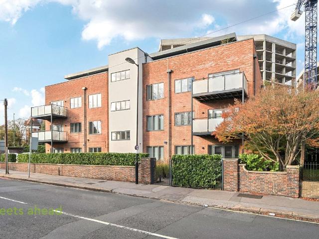Apartment for rent in London Borough of Croydon, Purley