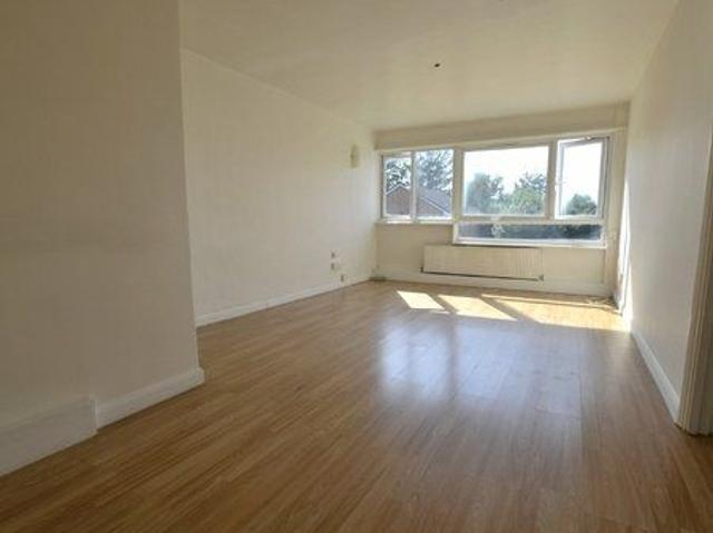 Apartment for rent in London Borough of Croydon, Waddon